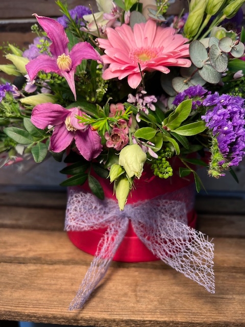 Country Meadow Hatbox